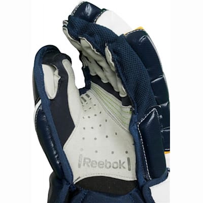 Reebok 7k gloves deals