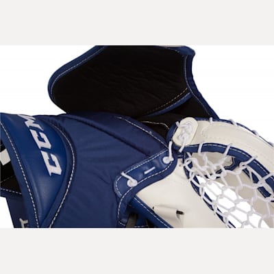 Backhand View (CCM Extreme Flex II 860 Goalie Catch Glove - Senior)