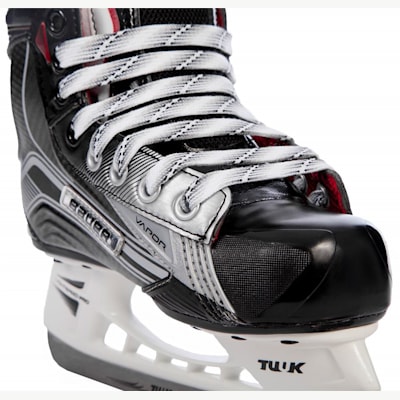  (Bauer Vapor X900 Ice Hockey Skates - Youth)