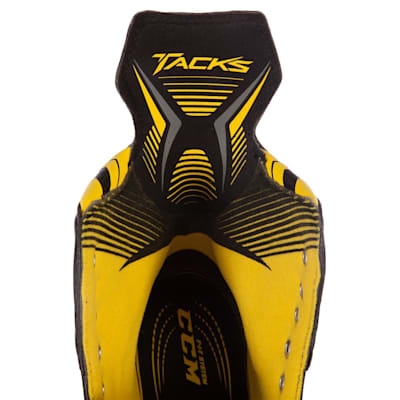  (CCM Tacks 6092 Ice Hockey Skates - Junior)