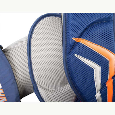 detail shoulder floater (Vaughn Velocity 7 XF Pro Carbon Goalie Chest & Arm Protector - Senior)