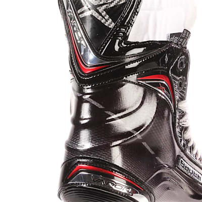 S17 Vapor X900 Ice Skate - Heel Close up (Bauer Vapor X900 Ice Hockey Skates - 2017 - Senior)