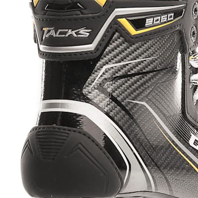  (CCM Tacks 9060 Ice Hockey Skates - Junior)