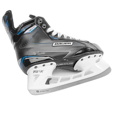  (Bauer Nexus N2700 Ice Hockey Skates - Junior)