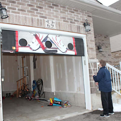 Manual Roll Up (The SportScreen 10FT Manual Screen w/ Target)