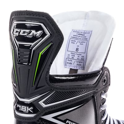  (CCM Ribcor 76K Ice Hockey Skate - Junior)