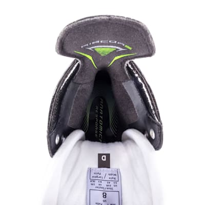  (CCM Ribcor 76K Ice Hockey Skate - Junior)