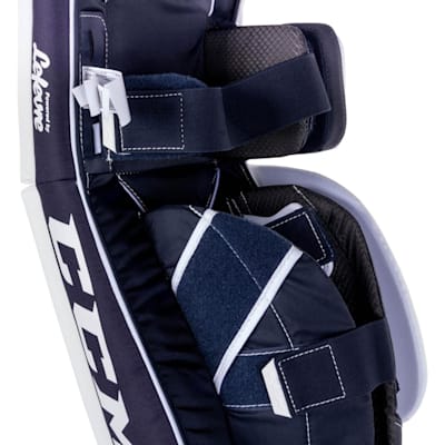  (CCM Extreme Flex 4.5 Goalie Leg Pads - Junior)