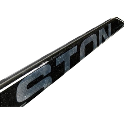 Molded Concave Shaft Design For Easy Grip (Easton Stealth S19 Composite Stick - Senior)
