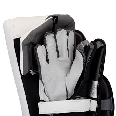  (Warrior Ritual G5 Goalie Blocker - Junior)