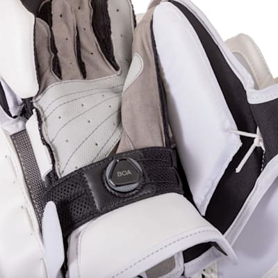  (Brians OPTiK 2 Goalie Blocker - Senior)