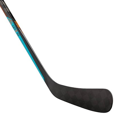 (Warrior Covert QRE 10 Grip Composite Hockey Stick - Intermediate)