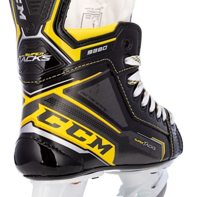  (CCM Super Tacks 9380 Ice Hockey Skates - Junior)
