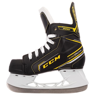  (CCM Super Tacks 9350 Ice Hockey Skates - Youth)