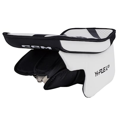  (CCM YTFlex 3 Goalie Blocker - Youth)