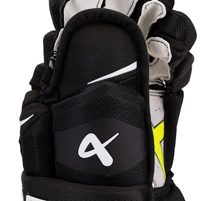  (Bauer Vapor HyperLite Hockey Gloves - Junior)