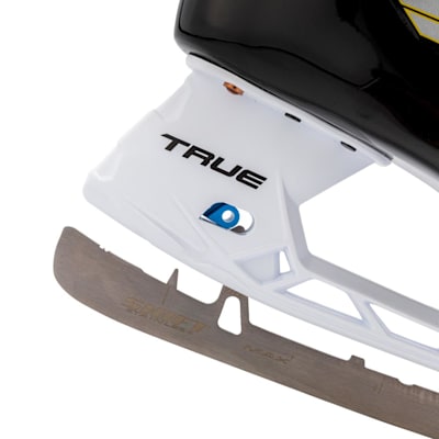  (TRUE Catalyst 5 Ice Hockey Skates - Junior)