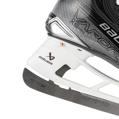  (Bauer Vapor X5 Pro Ice Hockey Skates - Junior)