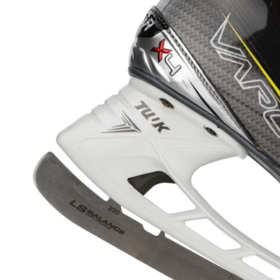  (Bauer Vapor X4 Ice Hockey Skates - Junior)