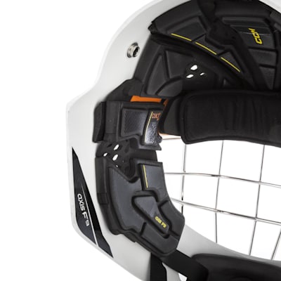  (CCM Axis F9 Certified Goalie Mask - Senior)