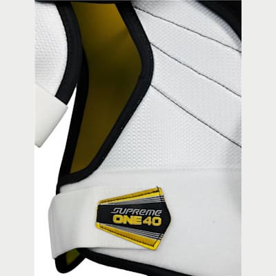 Multi-Segmented, Multi Panel Upper Body Design (Bauer Supreme One40 Shoulder Pads - Senior)