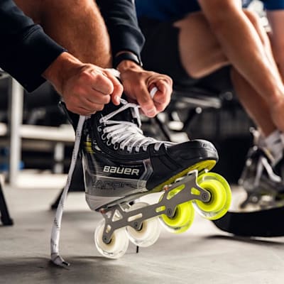 (Bauer Vapor HyperLite 2 Inline Hockey Skates - Senior)
