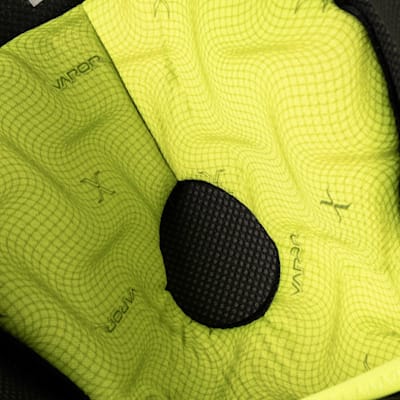  (Bauer Vapor FLY40 Hockey Shin Guards - Junior)