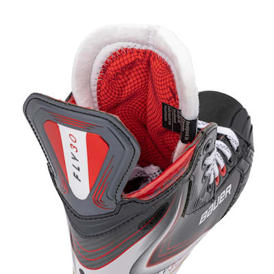  (Bauer Vapor FLY30 Ice Hockey Skates - Junior)