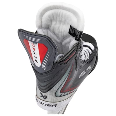  (Bauer Vapor FLY40 Ice Hockey Skates - Junior)