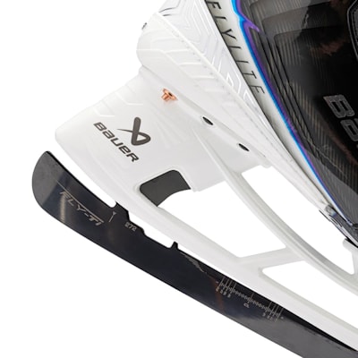 (Bauer Vapor Flylite Ice Hockey Skates - Intermediate)