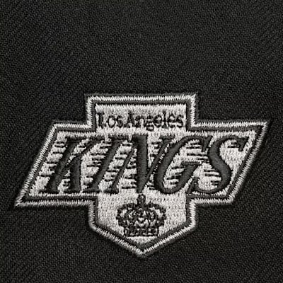  (Mitchell & Ness Cream Script Snapback Hat - LA Kings - Adult)