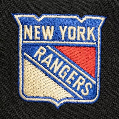 (Mitchell & Ness Cream Script Snapback Hat - New York Rangers - Adult)