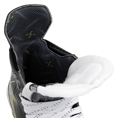  (Bauer Vapor FLY40 Inline Hockey Skates - Senior)