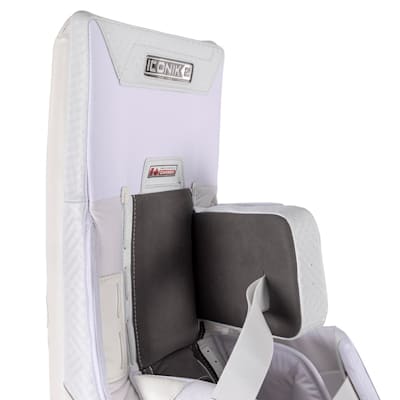  (Brians Iconik 2 Goalie Leg Pads - Senior)