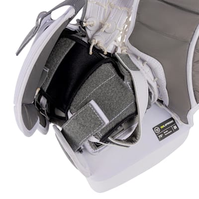  (Warrior Alpha Surge Goalie Catch Glove - 75 Degree - Senior)
