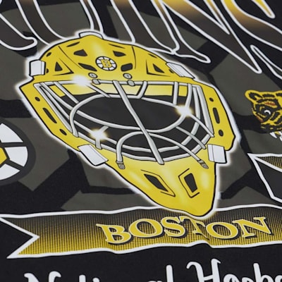  (Mitchell & Ness Street Tee Shirt - Boston Bruins - Adult)
