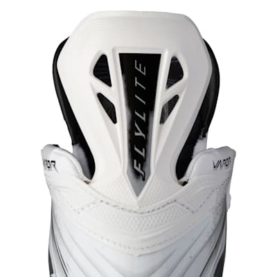  (Bauer Vapor Flylite Ice Hockey Skates - White - Intermediate)