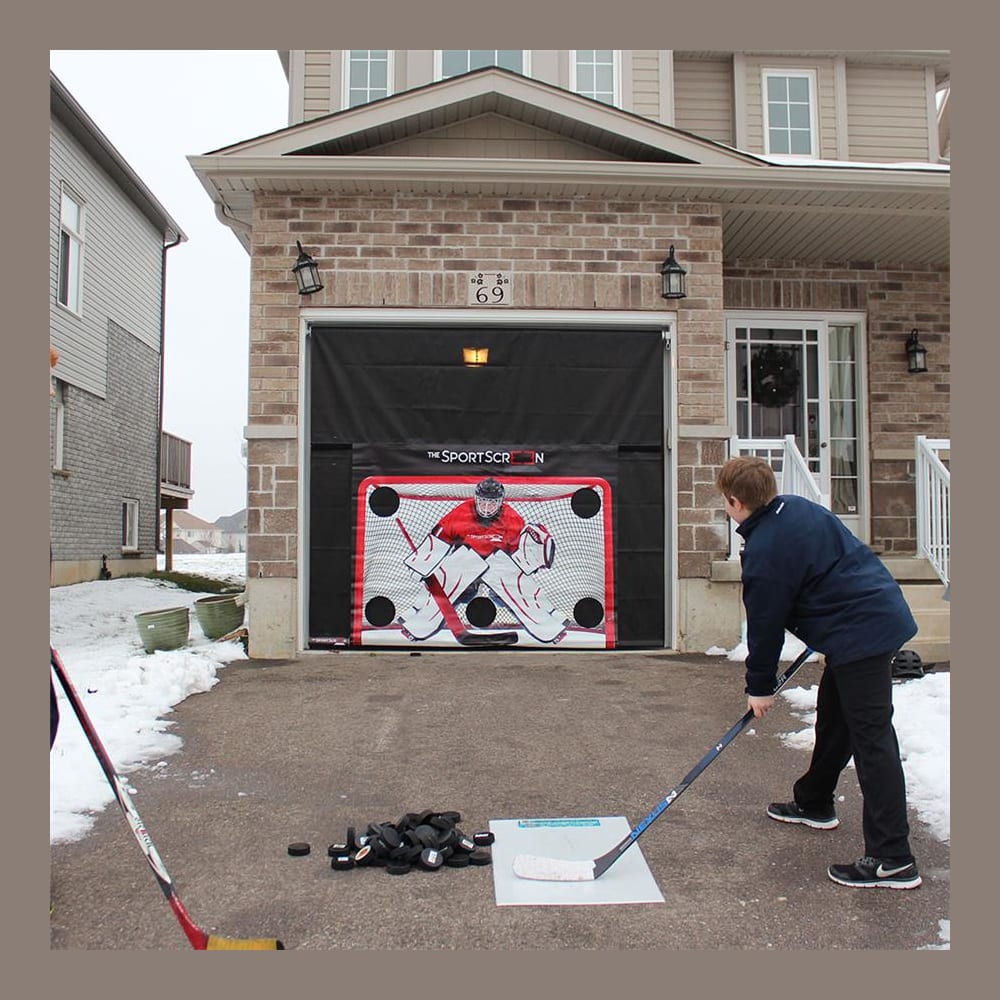 The Sportscreen 10ft Manual Screen W Target Pure Hockey Equipment